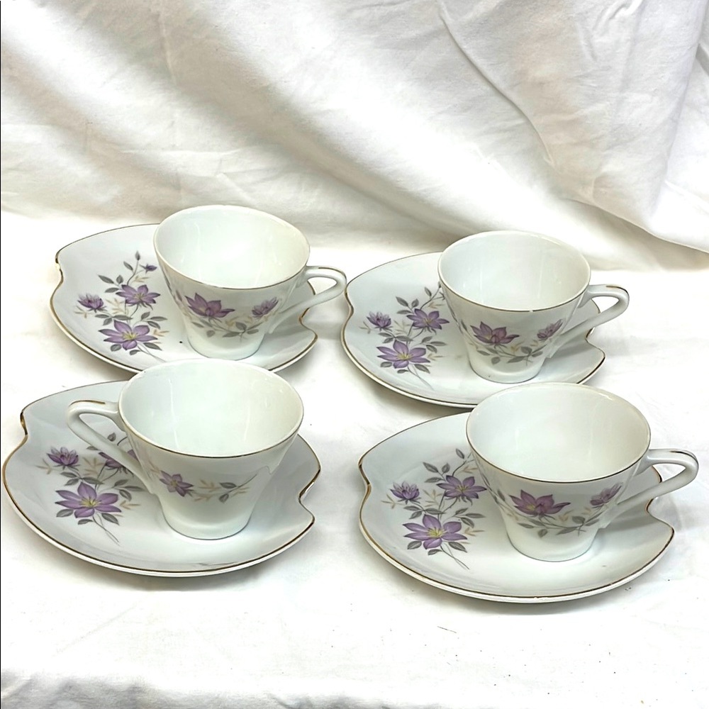 Duchess Floral Porcelain (4) Tea Cup and Saucer Set - Purple and White